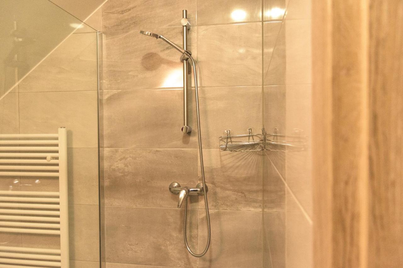 Apartmani Marijamagdalena Gračac Zewnętrze zdjęcie