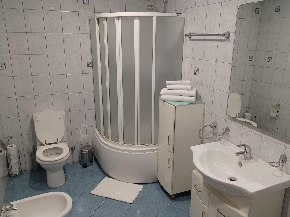 Apartmani Marijamagdalena Gračac Zewnętrze zdjęcie