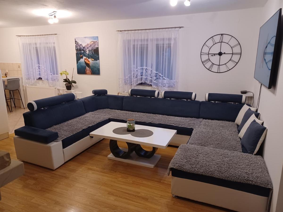Apartmani Marijamagdalena Gračac Zewnętrze zdjęcie