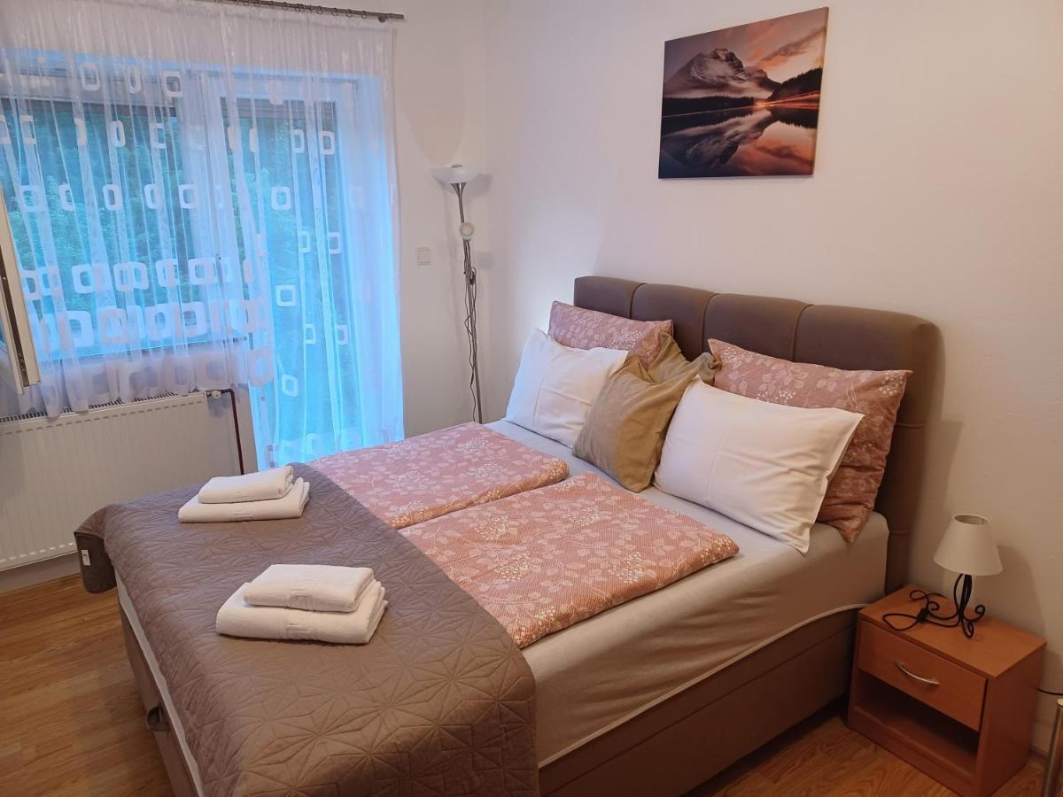 Apartmani Marijamagdalena Gračac Zewnętrze zdjęcie