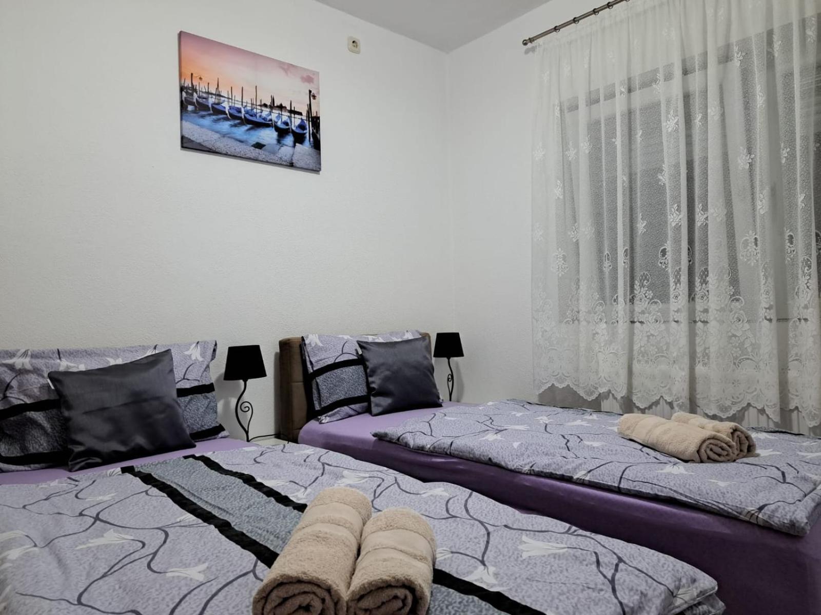 Apartmani Marijamagdalena Gračac Zewnętrze zdjęcie
