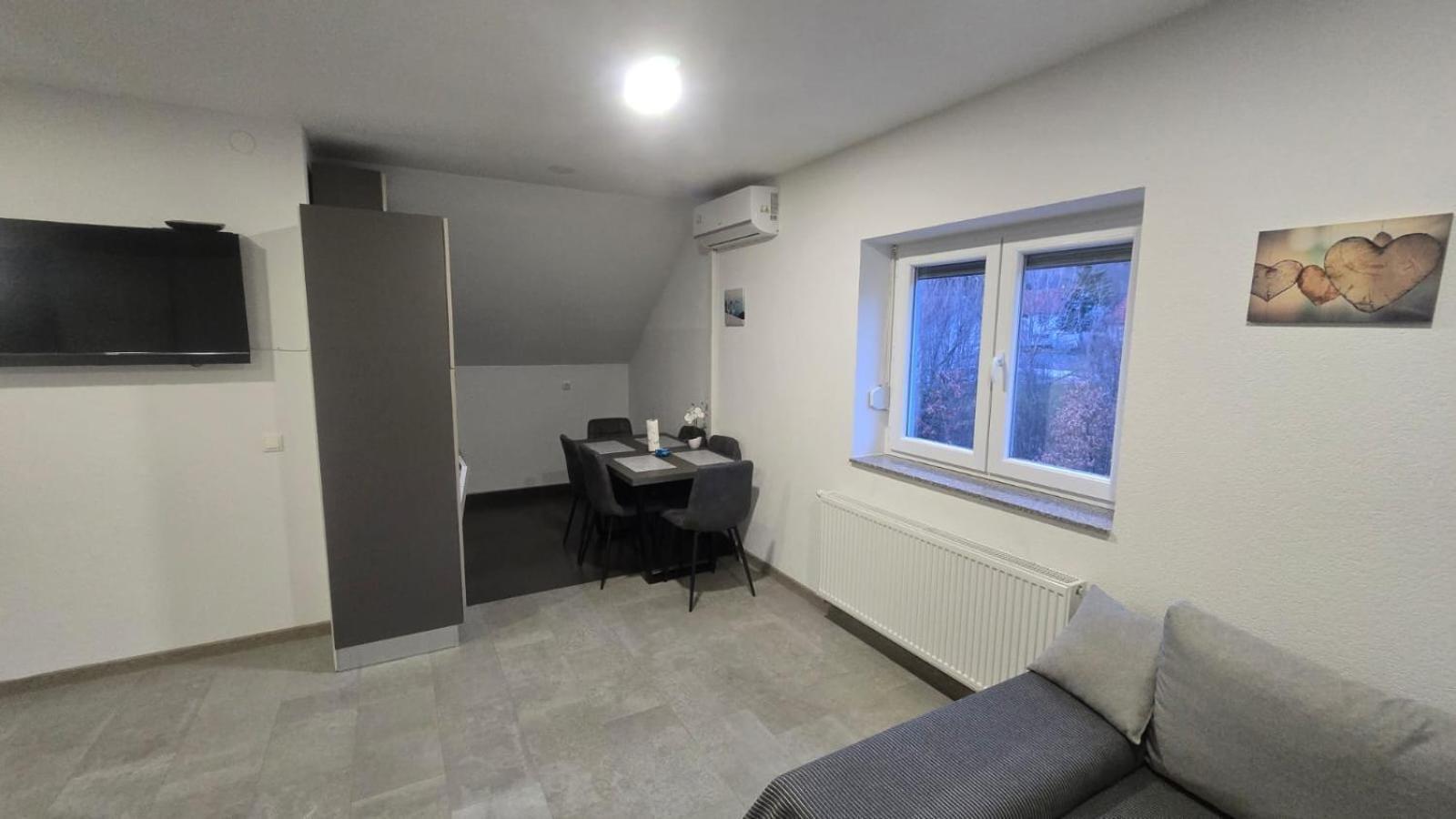 Apartmani Marijamagdalena Gračac Zewnętrze zdjęcie